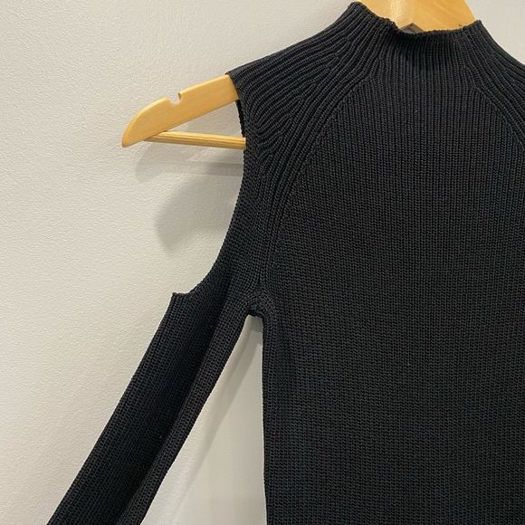 Elegant Black Cold Shoulder Sweater - Picture 8 of 12